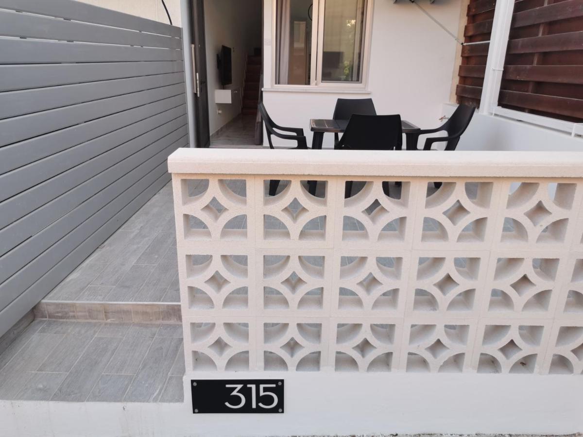 Eros Maisonette In Latchi Area Just 700 Meters Or One-Minute Drive From Polis Municipal Beach Exterior photo